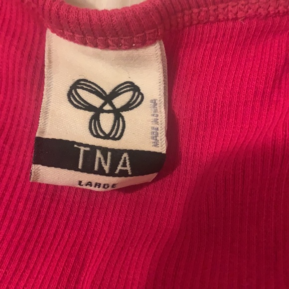 Aritzia TNA tank top - Picture 2 of 3